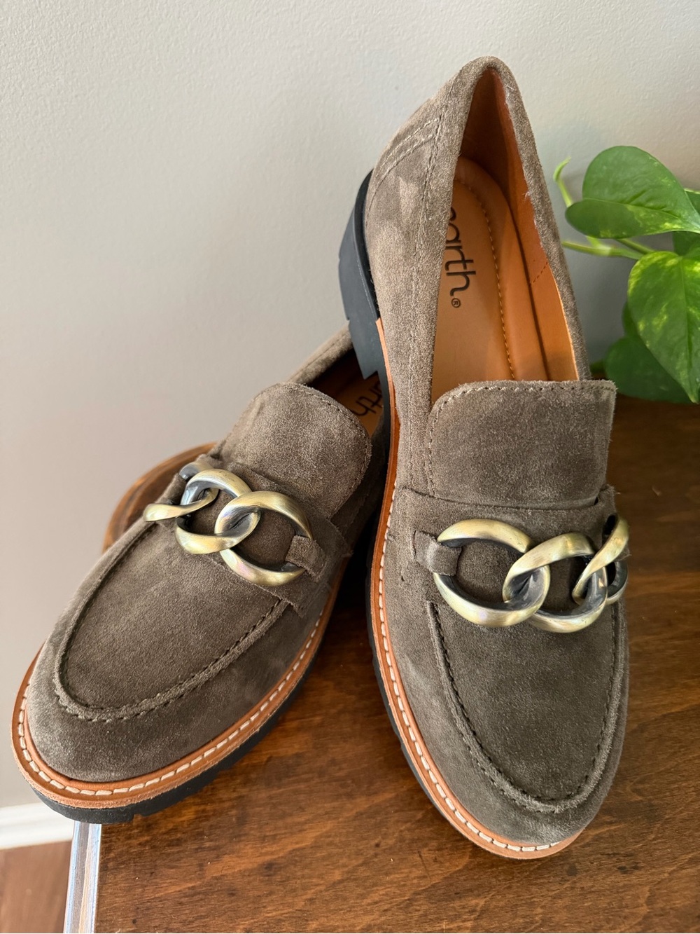 NWOT. Earth Suede Chain Loafers in Brown. Size 9.5
